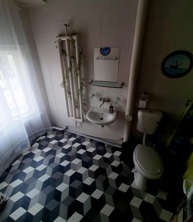 Hotello Hotel *