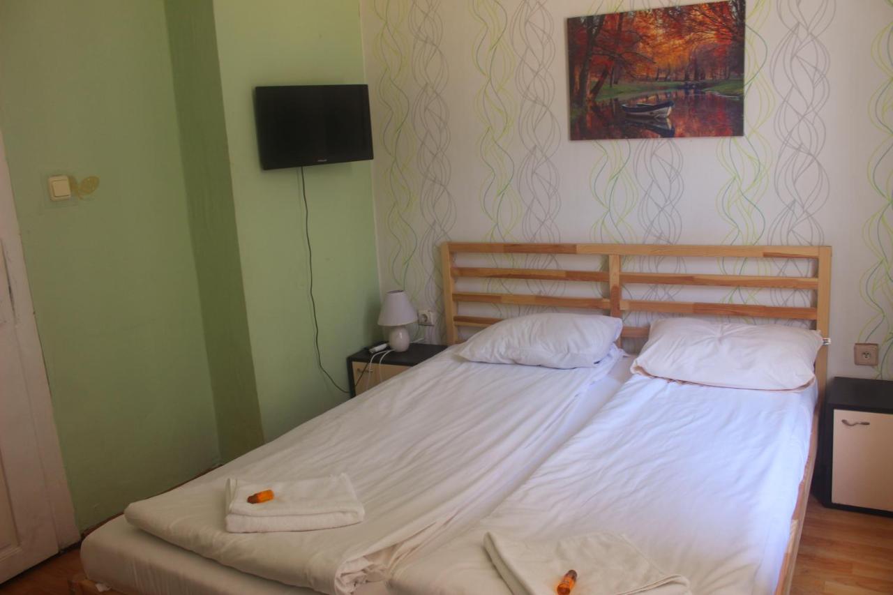 Hotello Hotel *